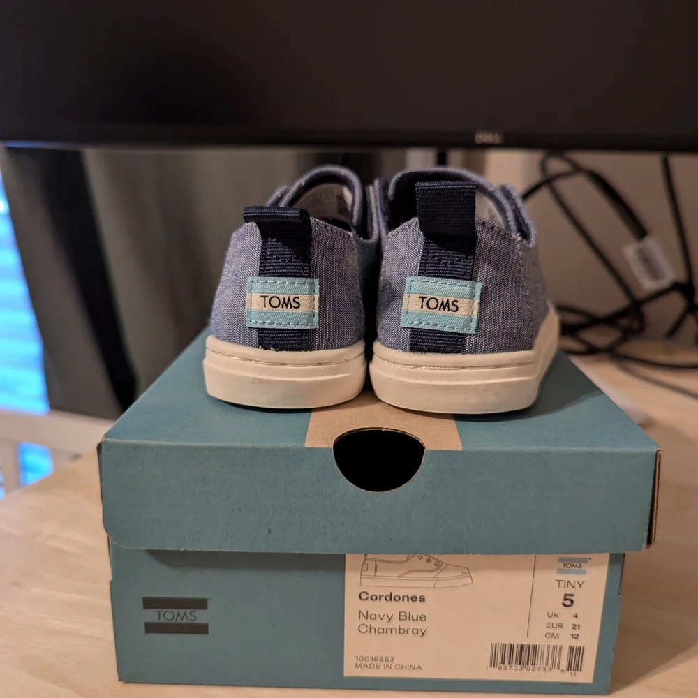 TOMS Kids Navy Blue Chambray Shoes - Picture 2 of 5